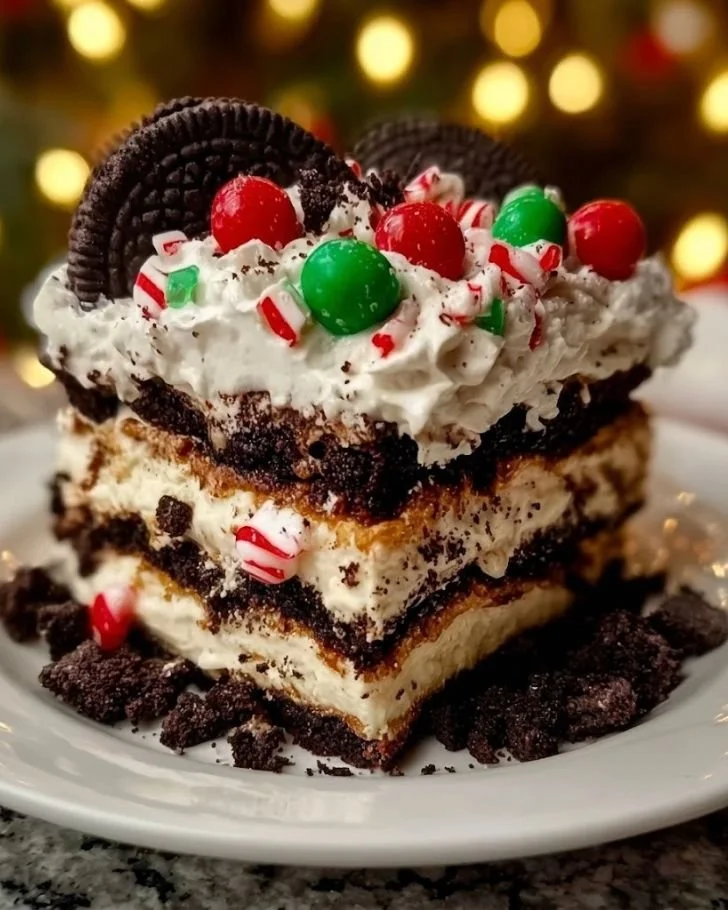 No-Bake Christmas Oreo Lasagna